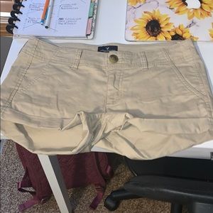 Khaki short.